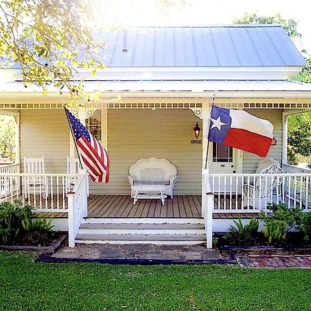 Circa 1900 - Historic - Romantic - Private - Pond - Fenced Yard - The Cottage At Chappell Hill Exterior foto